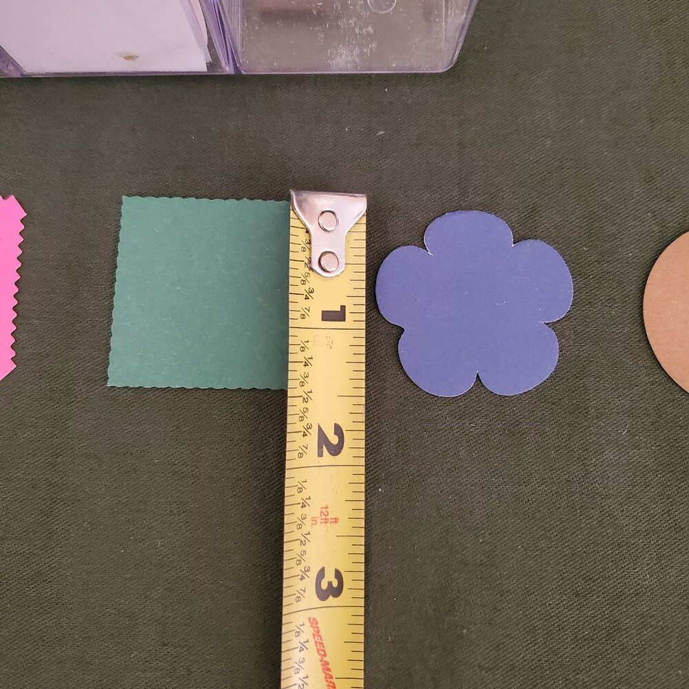 Box of Solid Colored Different Shapes Die Cuts Scrapbook Small Embellishments - Picture 4 of 5